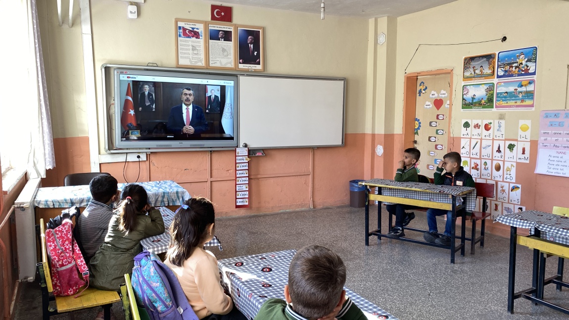 “DERSİMİZ CUMHURİYETE DOĞRU”